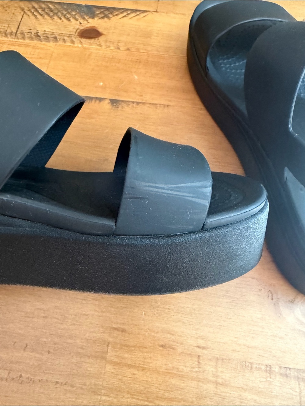 Crocs Brooklyn Low Wedge Sandals - Picture 9 of 9